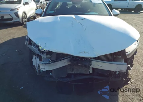 2022 Kia K5 Lxs z USA, uszkodzony, nr VIN 5XXG14J28NG091303